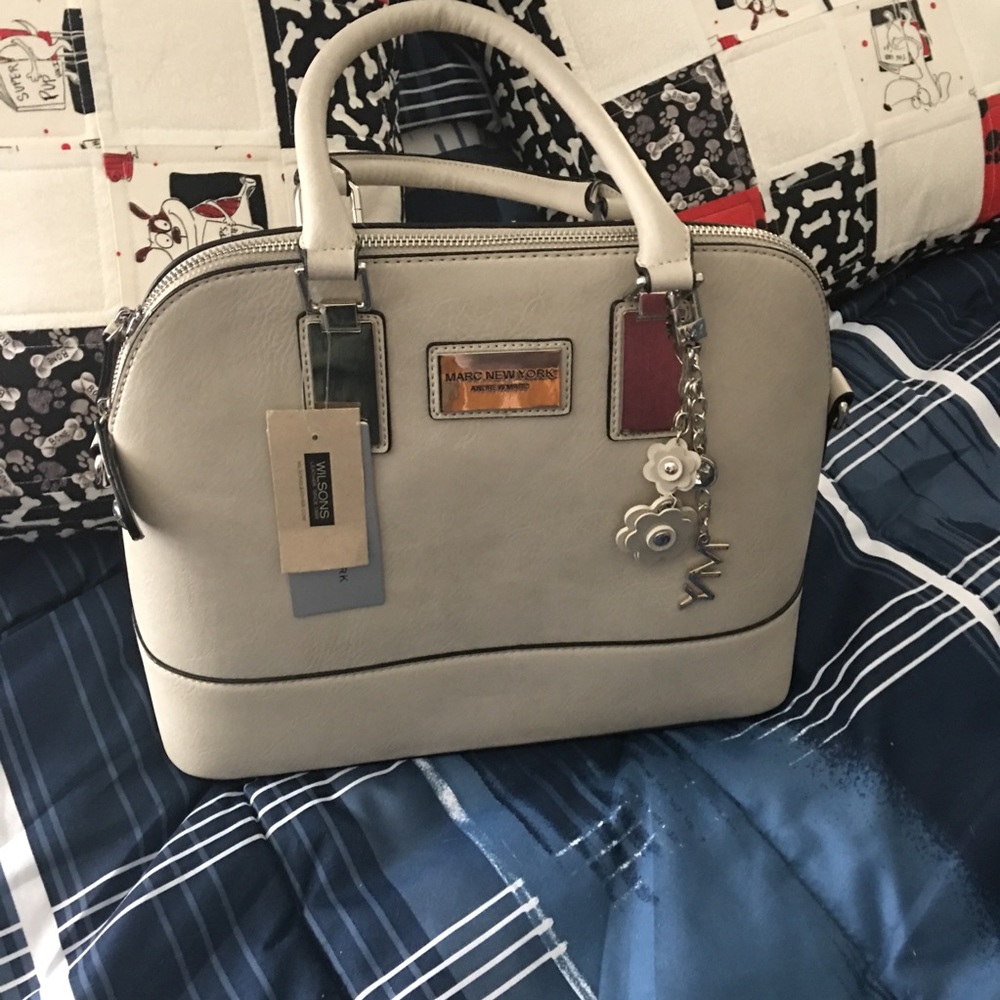 Off white bay by Andrew Marc